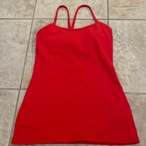 red lululemon tank top